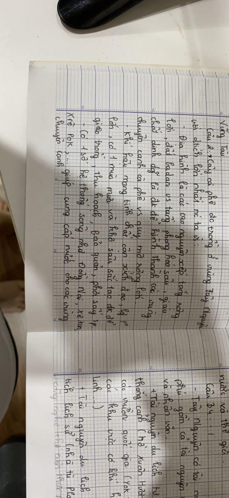 Bởi vì gói ko kĩ nên sách có hơi bị df nhẹ ở phần mép nhưng nhìn tổng quan vẫn ok. Nội dung bên trong sách thì chưa đọc nhiều nên ko đánh giá nhưng mà khi nhìn sơ qua thì sách có tổng hợp lại kiến thức, bài tập đa dạng và nhiều, lời giải chi tiết. Rất đáng để đầu tư nha mn!!!!