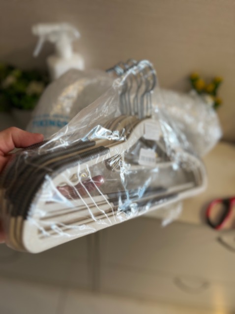 Móc áo rất tốt, giao đúng hẹn và dùng ngay.