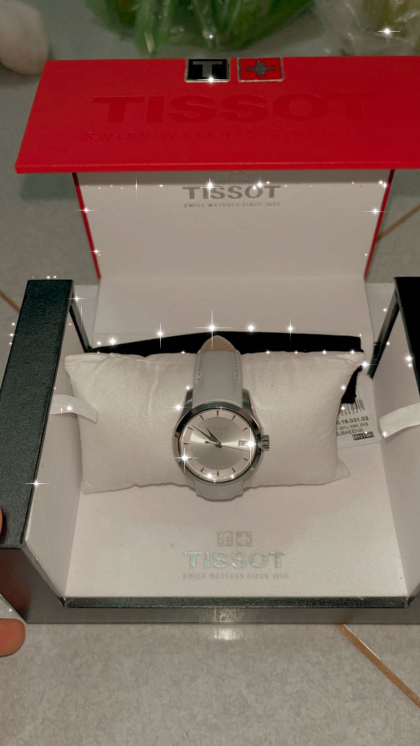 Thiết kế gọn nhẹ, tay cầm thuận tiệnMáy Đánh Trứng Philips HR3705 (300W) có thiết kế gọn nhẹ với tay cầm chắc chắn để bạn sử dụng dễ dàng mà không bị mỏi tay khi sử dụng lâu. Các bộ phận dễ dàng tháo...