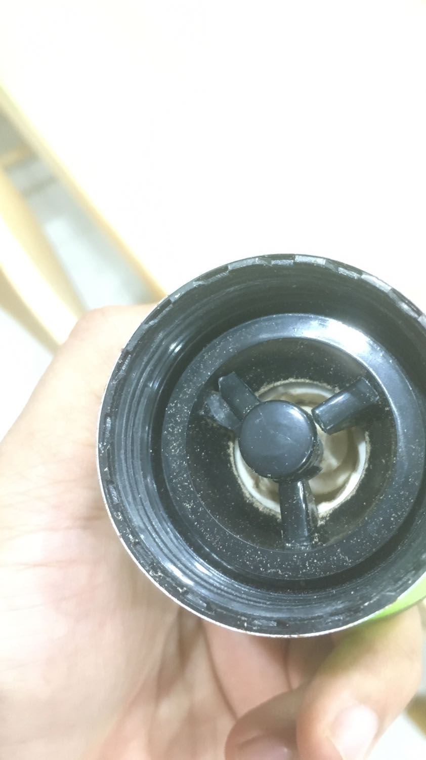 hình xạo so với sp thực tế. mình đã mua chỗ khác rồi, bị hư hỏng chỗ cối xay do bằng nhựa. cứ tưởng sp là inox như hình. ai ngờ lại phí tiền nữa.