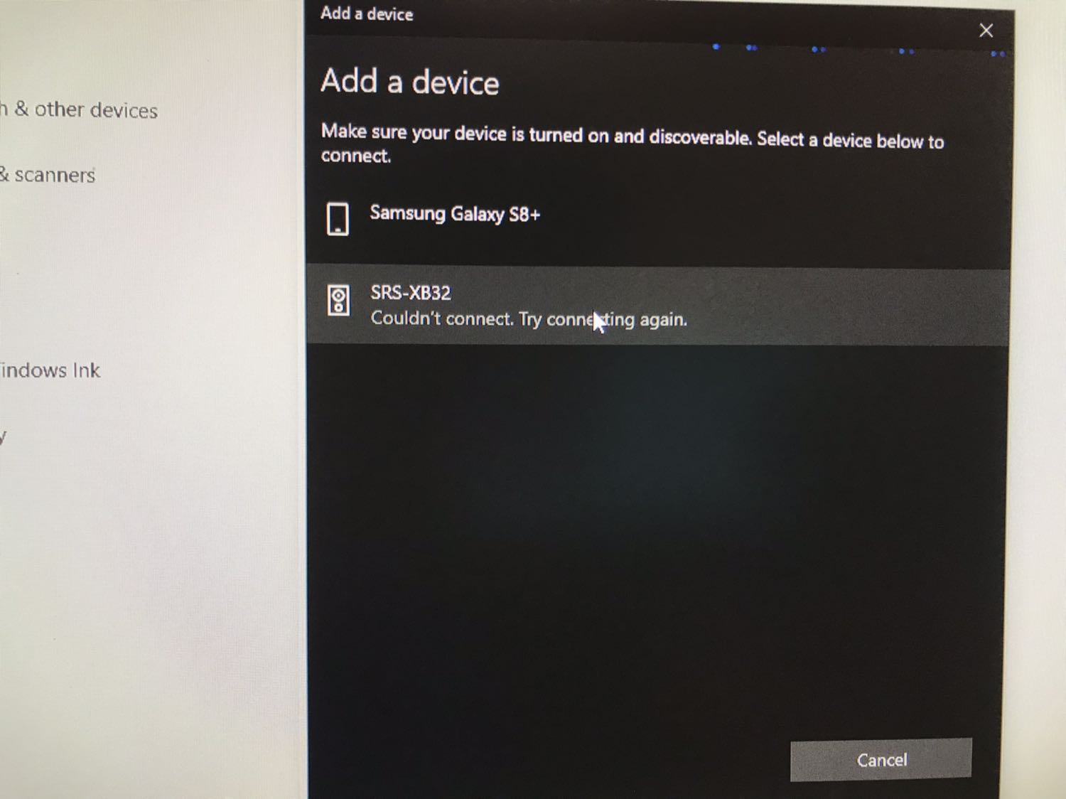 Mình vừa mua sản phẩm, cắm vào máy tính thì máy có bluetooth. Nhưng khi tìm kiếm và ghép đôi với thiết bị khác thì lại không được. Mình đã thử ghép với loa, điện thoại, laptop nhưng không có thiết bị nào ghép thành công cả. Cắm vào máy tính thì usb hiển thị tai nghe bluetooth tên dongle gì đó như hình.