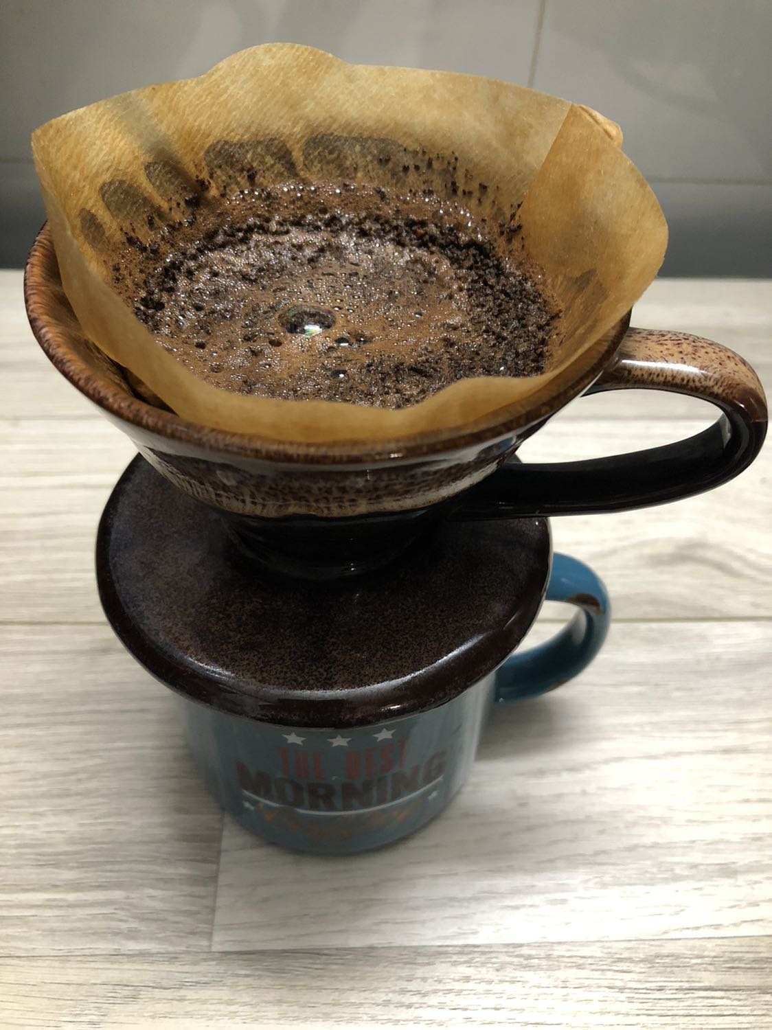 Cà phê thơm. Mình uống gu nhạt nên hay mua arabica và robusta hoặc culi về phối trộn lại theo tỷ lệ mình thích, đảm bảo lượng cafein vừa đủ để tỉnh táo mà ko bị say cafe.