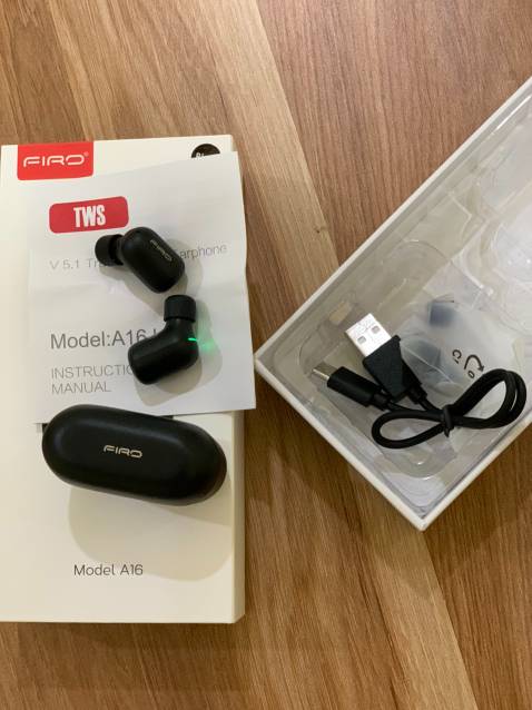 Giao hàng nhanh, đóng gói cẩn thận, mẫu mã đẹp,kết nối ổn định và âm thanh rất hay. Mình mua nhiều đồ điện tử trên tiki rồi và lần nào cũng rất hài lòng...