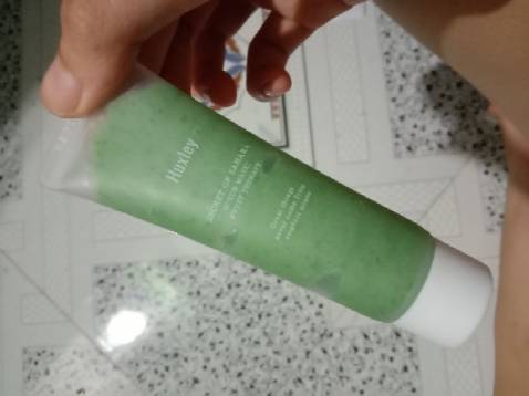 Gói hàng cẩn thận sản phẩm ok thơm lắm luôn á mn shop còn tặng 1 vorcher giảm giá nữa siêu ưng luôn ns shipper dễ thương nữa ns chúng là đánh giá cho shop 5 sao lần sau mình sẽ ủng hộ tiếp