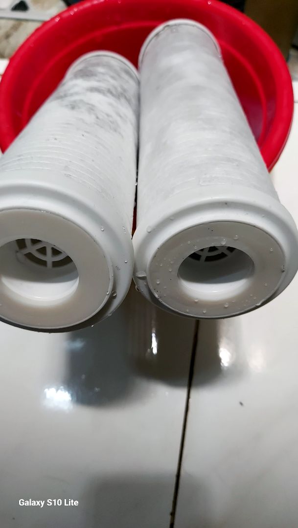 Hàng kém chất lượng,mới thay lọc đươc 5p lỏi lọc ra chất bẩn đen như thấ này