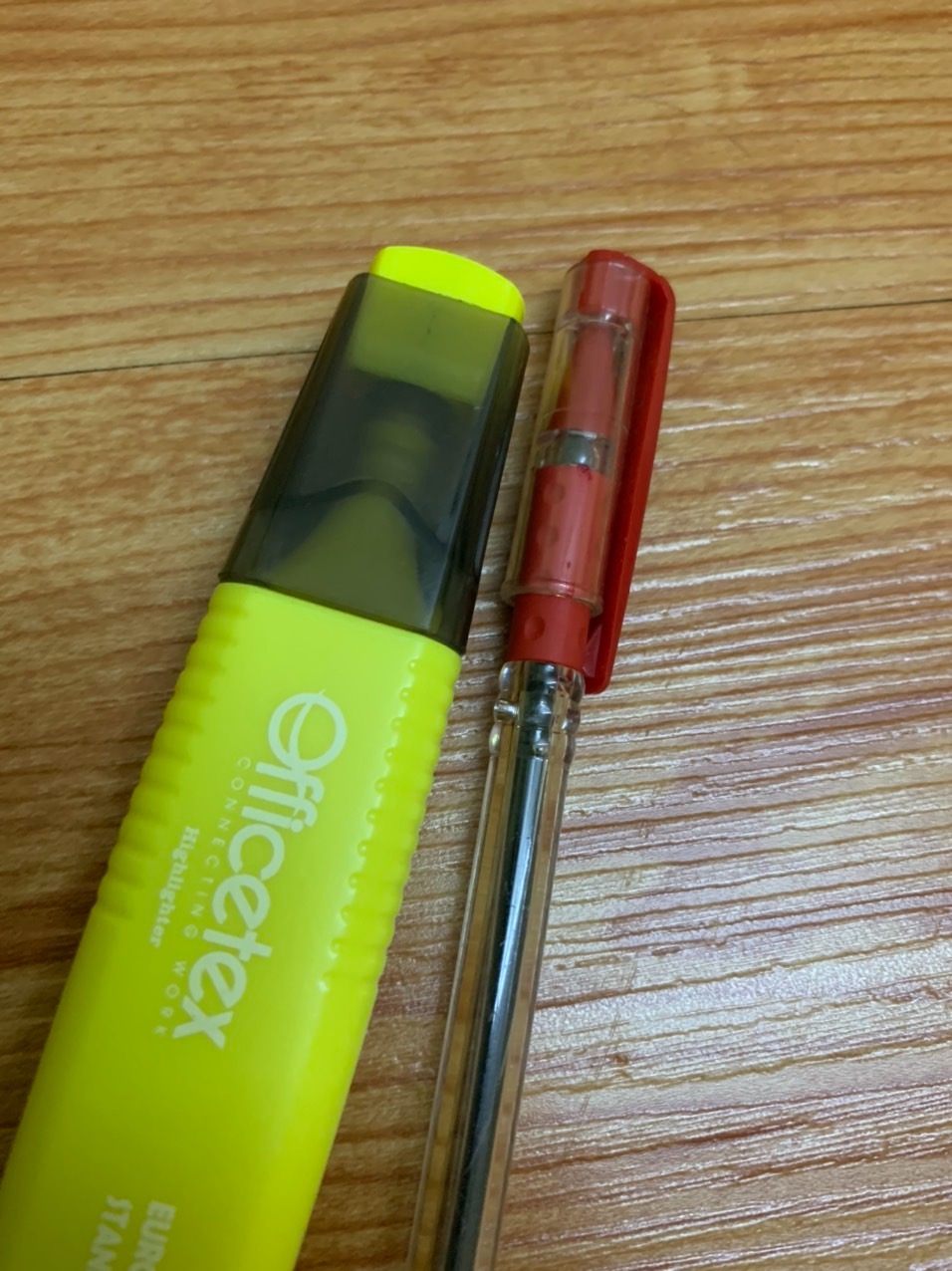 Mình được một người bạn đi trước đã giúp review sách và chia sẻ. Mình thích quyển này  quá, vừa nhận được nên nghiến ngấu và còn highlight lên nữa. Vừa đọc vừa cười khúc khích, vì vừa nảy ra ý tưởng thì tác giả liền tương luôn một câu 'này bạn, bạn còn non và xanh lắm'. kkk, bắt được quả tang mình nghĩ gì luôn. Không nhiều chữ mà còn có nhiều ví dụ và hình ảnh minh hoạ, cách trình bày trực quan. Đúng là dân kiến trúc, thông minh thật, lại còn rất gần với văn hoá VN nữa. Awesome! Nên đọc!!!