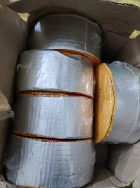 Keo dính tốt mà chắc chắn luôn, hàng chất lượng, dùng hết sẽ ủng hộ thêm