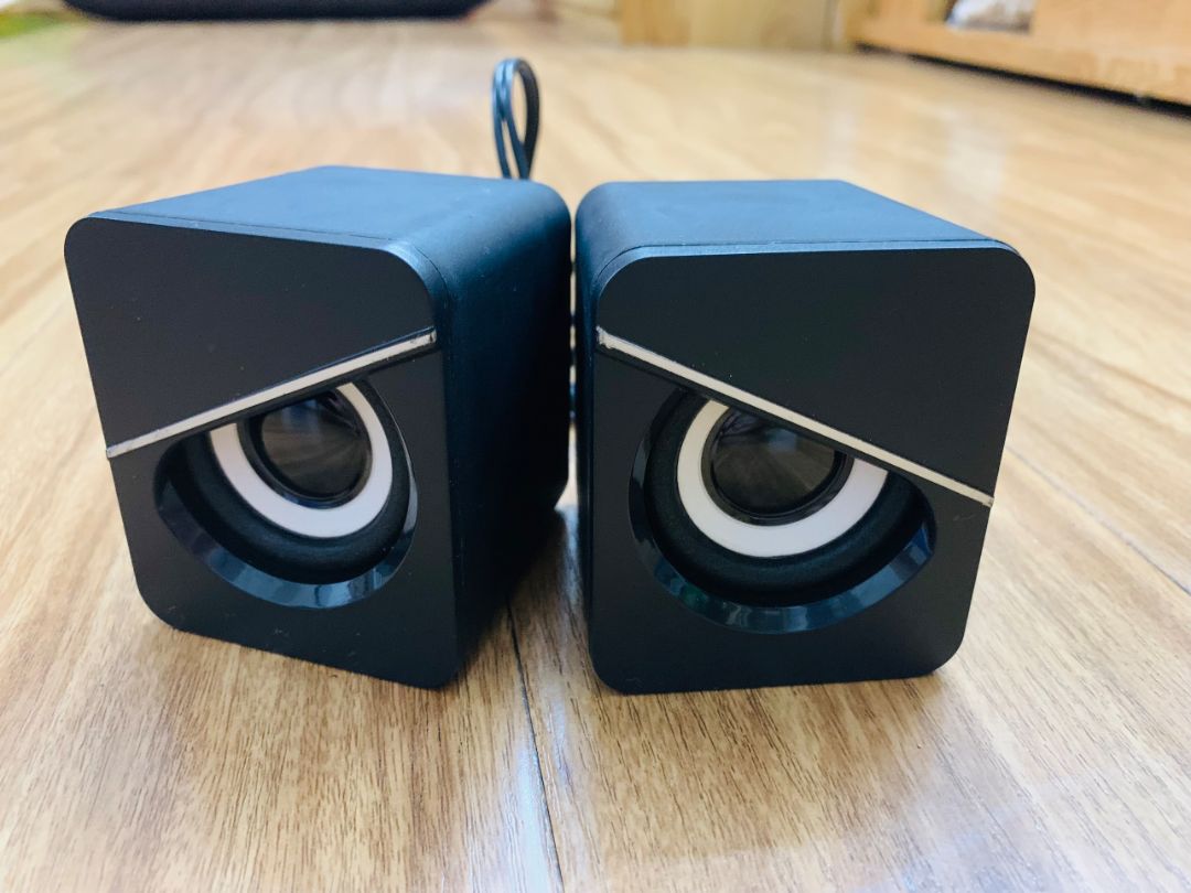 Nhỏ nhưng có võ là đây. Phù hợp cho học online và nghe nhạc phòng bé tầm 15m2 đổ lại. Chất lượng âm thanh ok, nghe to. Sản phẩm tốt trong tầm giá, thanks shop