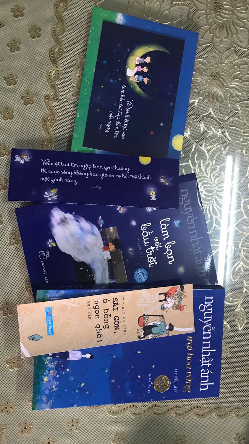 Shop gói kỹ, sách chất lượng, khung ảnh siu đẹp nhưng tiếc là mình ko biết bỏ ảnh vào =((