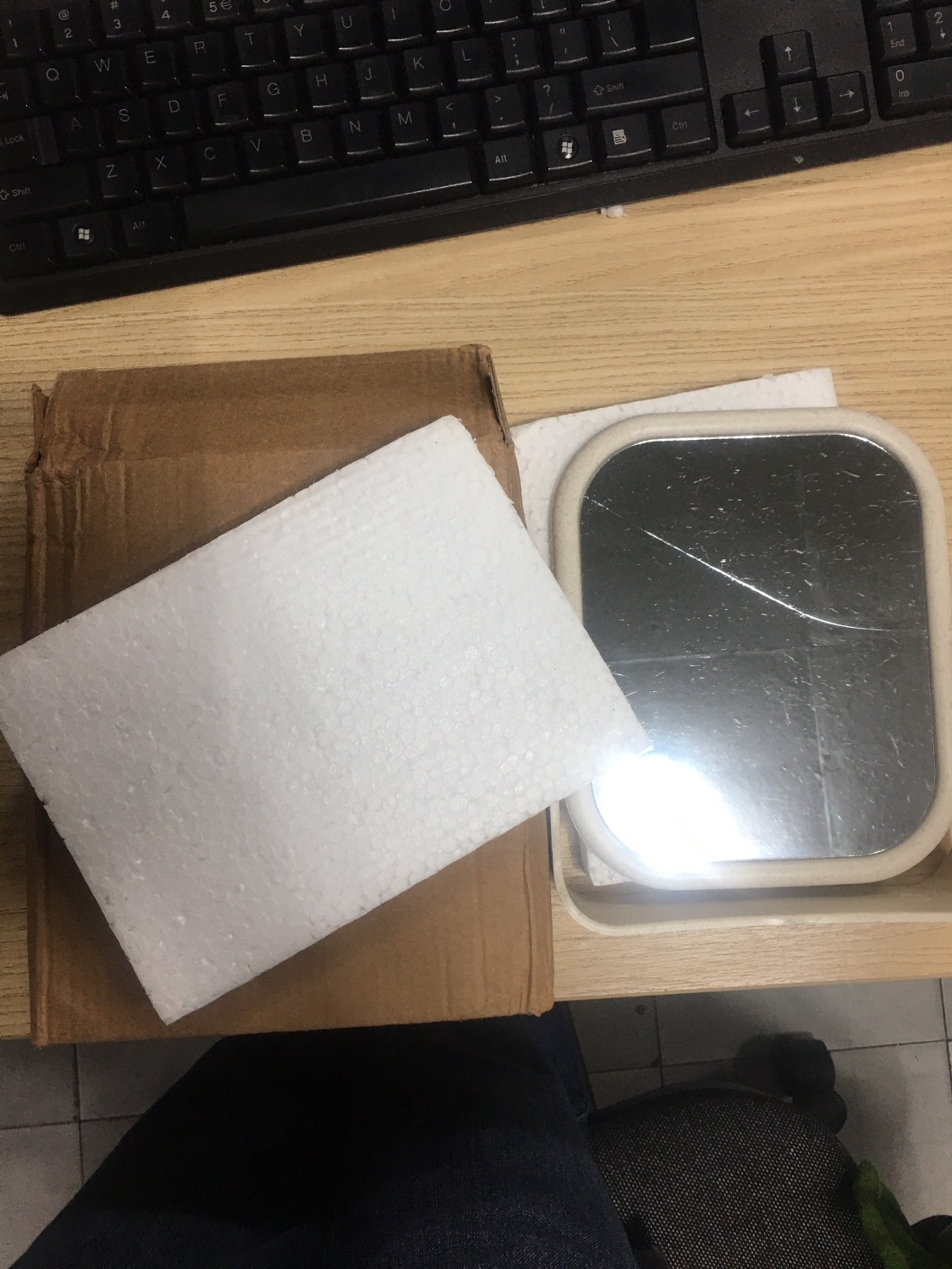 Hàng của mình bị vỡ rồi, Tiki đổi lại giúp mình ạ.