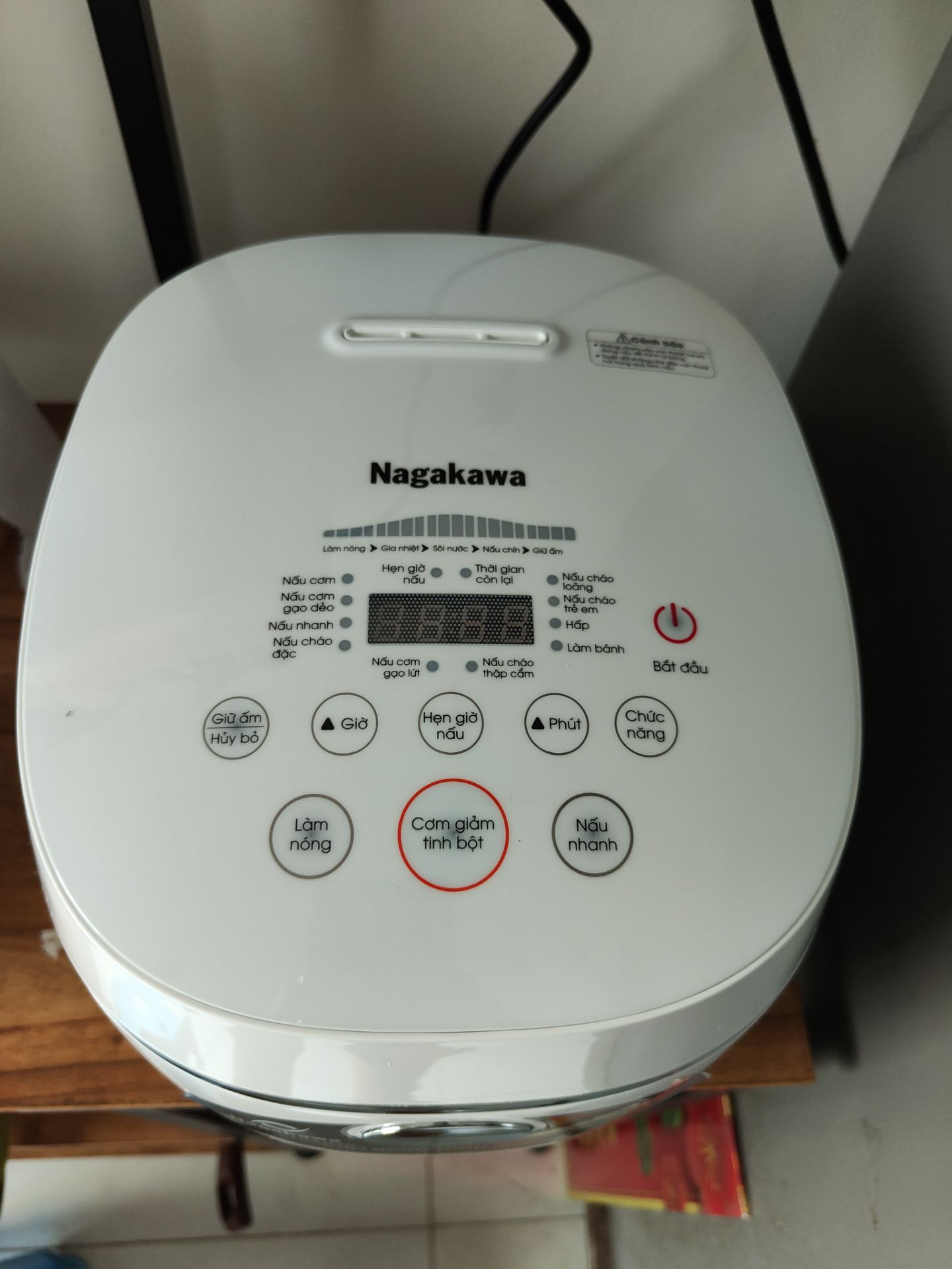 Nồi đep, nấu cơm ngon, hạt gạo tơi xốp bụng nở như nấu bằng nồi Cuckoo (nhà mình đang dùng). đồ cần nấu cơm gạo lức nên mua thêm. So về chất lượng thì giá thành khá rẻ và hợp lý. Giao nhanh đặt lúc 14h mà 16g30 đã nhận được hàng