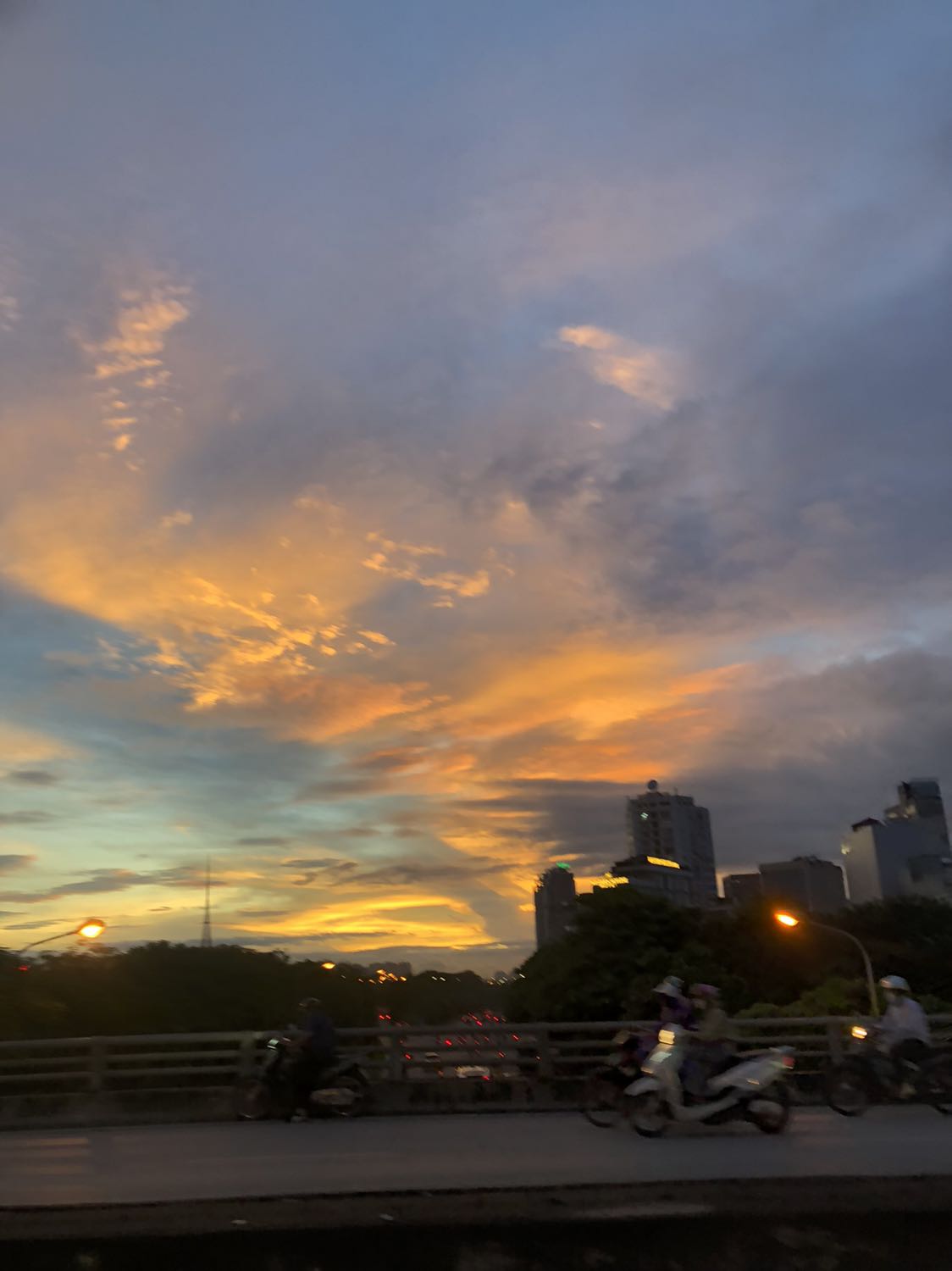 Giao hàng nhanh, máy ép kiệt, nói chung rất ưng. Còn săn sale được giá rẻ nữa, quá ok Giao hàng nhanh, máy ép kiệt, nói chung rất ưng. Còn săn sale được giá rẻ nữa, quá ok