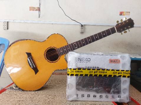 Loa cũng ok, chủ yếu karaoke,cắm guitar chứ nghe nhạc hơi chán 
Tại đang nghe Sony xb33 phê, xuống loa này nghe hơi kì kkk
Nói chung quá ổn so với tầm giá, nhiều công nghệ