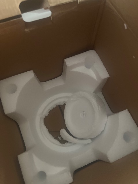 Giao hàng vỡ cái nắp may ko sử dụng đc luôn