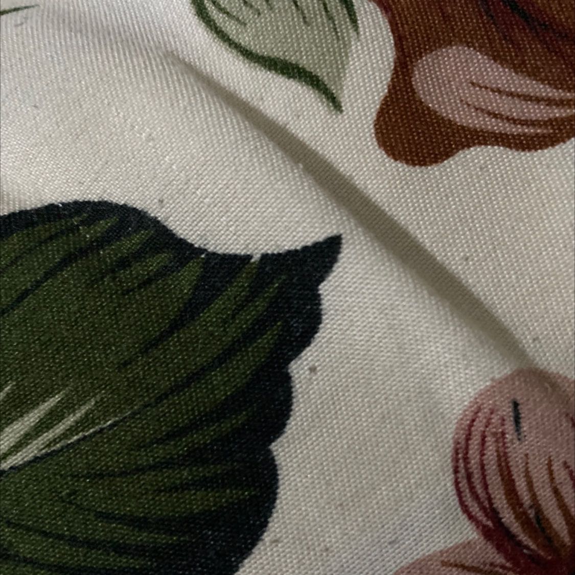 Băng keo dày. Sài khá ok. Mình mua về cho ngoại ngoại. Ảo rẻ nha. Nên mua nha mọi người không lỗ đâu