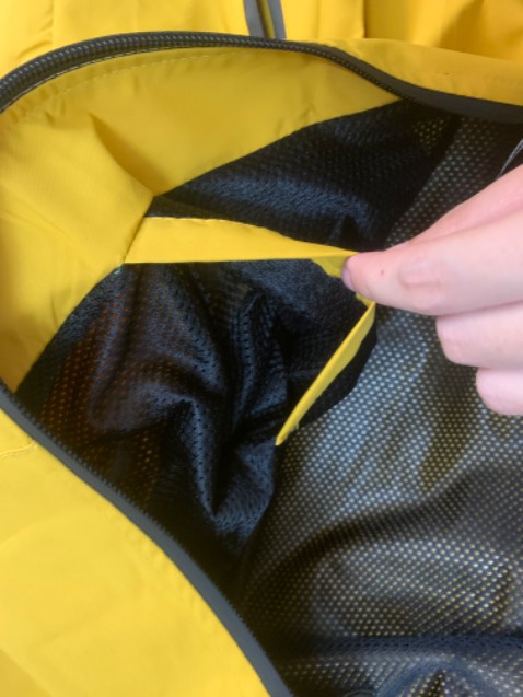 áo vải dù nhưng mát mịn, đẹp lớp lót mặc mát chứ ko bí giá oke có túi trong tiện áo vải dù nhưng mát mịn, đẹp lớp lót mặc mát chứ ko bí giá oke có túi trong tiện