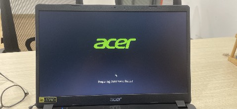 Mua xài được mấy bữa thì hư, máy treo ở màn hình khởi động. Tháo ra lắp vô thì máy mở lên được nhưng rất giật và chậm, vẫn nhận ram nhưng giật còn hơn lúc chưa lắp thanh ram mới này vào. Tháo cây Ram này ra thì máy hoạt động bình thường