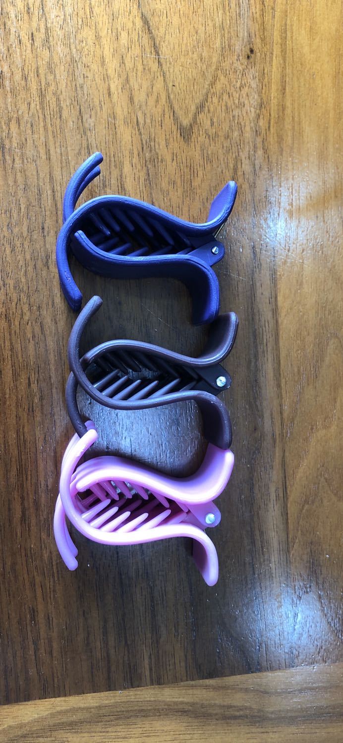 Màu sắc và kiểu dáng ko giống ảnh chụp, chất lượng rất kém và xấu. Màu sắc và kiểu dáng ko giống ảnh chụp, chất lượng rất kém và xấu.