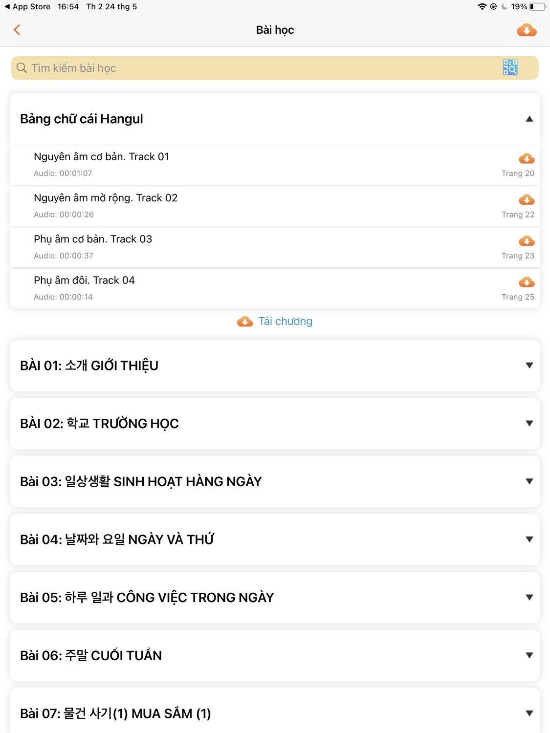 Giao hàng nhanh, đóng gói siêu cẩn thận.nói về sách thì các bạn nên mua và phải nên mua vì trình bày dễ hiểu, có file nghe trong App MCbook, có luôn bài tập cho luyện tập sau mỗi bài học luôn, trọn bộ ngon bổ rẻ và rất hài lòng. Chỉ có 1 cái muốn hỏi là Cào mã kích hoạt để truy cập đề thi topik thì ko bik vô đâu mà làm :(