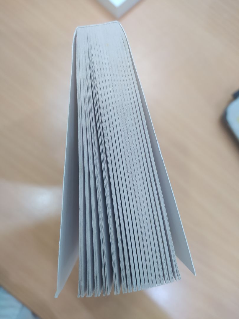 Về dịch vụ vận chuyển, đóng hàng, mình rất hài lòng với Fahasa. 
Sách khổ nhỏ, nhẹ, giấy tối màu.