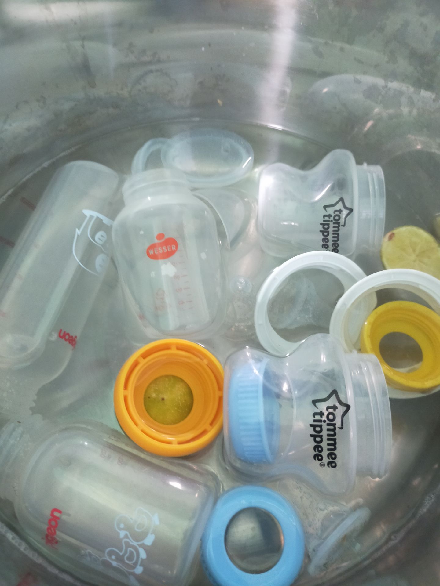 Núm ty mềm, bé hợp tác khá tốt