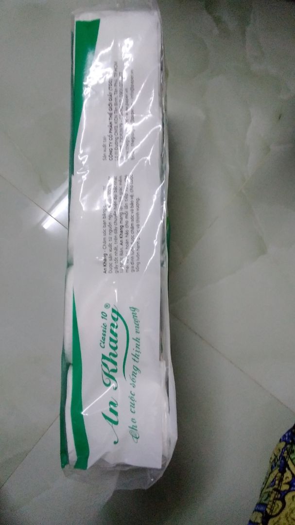 Shop đóng hàng rất kỹ. Sản phẩm nhận như ảnh shop. Giấy vs An An 2 lớp. Sản phẩm của Cty CP Thế giới giấy (TGG), KCN Tân Bình, Tân Phú. Thông tin ngảy SX và hạn SD xem trên bao bì, tìm hoài 0 thấy đâu. Với giá 30k một lốc (10 cuộn) free ship, chấp nhận được. Thanks shop