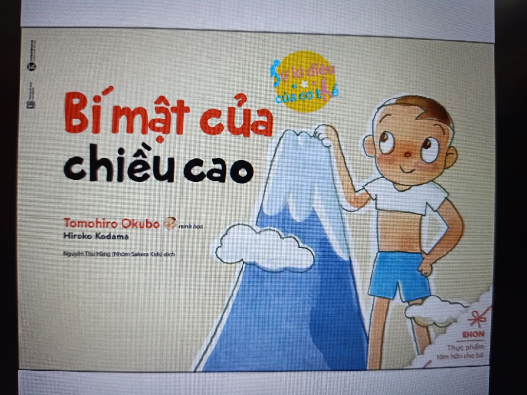 quyển sách này cũng khá to hơn những quyển sách Ehon khác, nội dung thú vị, dễ hiểu, giải thích cho bé biết độ tuổi phát triển xương để tăng chiều cao và những việc nên làm gì để xương phát triển