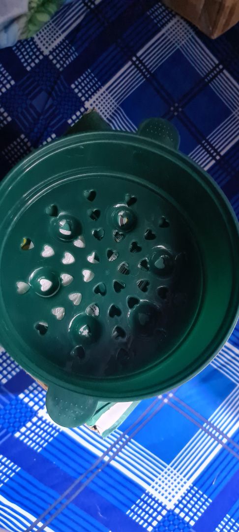 shop đã gửi sp mới, cám ơn shop, tuy nhiên vui lòng nghe máy hoặc liên hệ lại sớm hơn khi thấy cuộc gọi nhỡ
lúc đầu hàng lỗi, phần xửng hấp bị bể, gọi điện cho shop 1 số không bắt máy, còn 1 sdt bắt máy nhưng chưa trao đổi xong đã cắt máy ngang