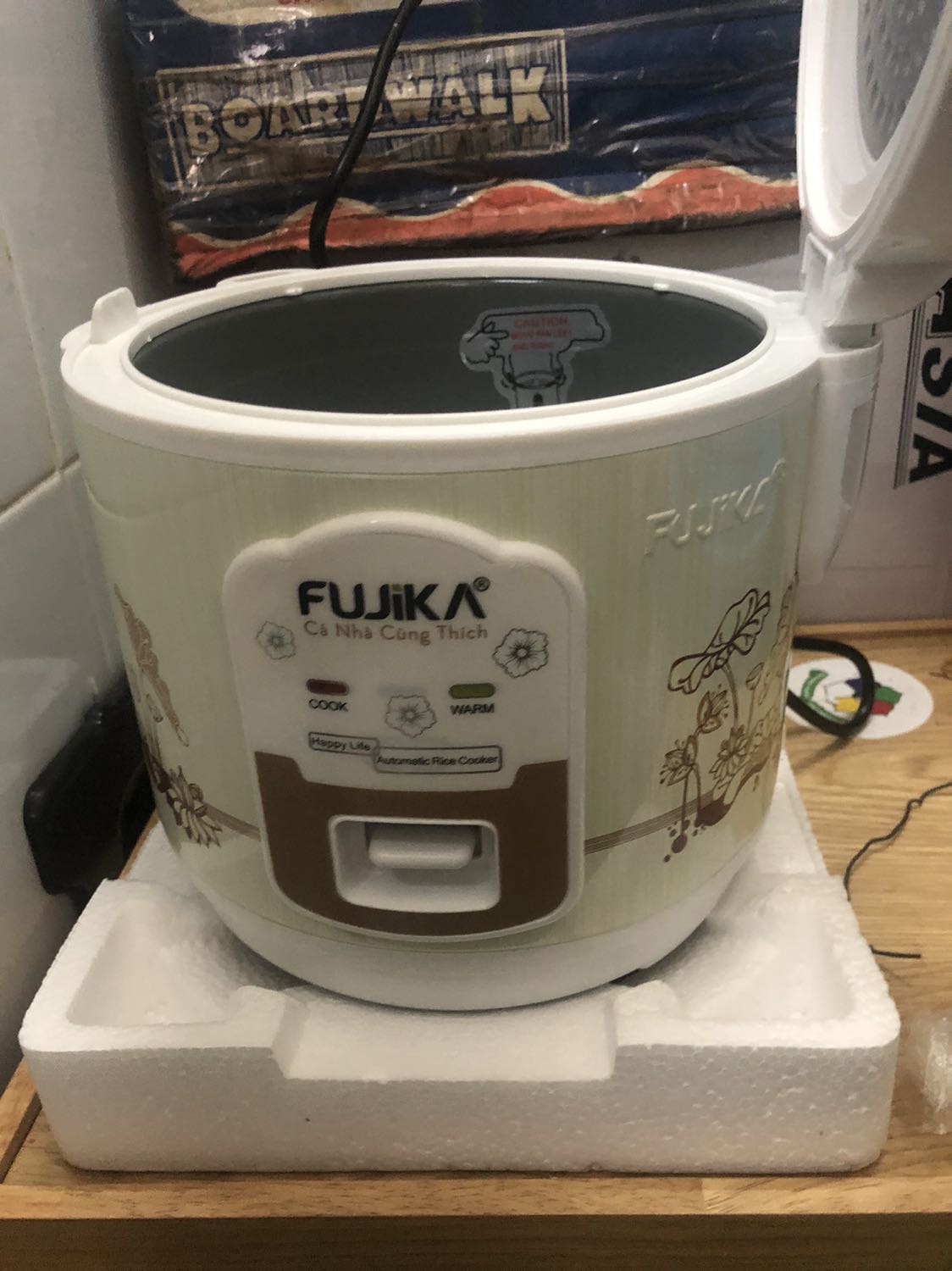 Mình vừa nhận được, thùng hàng gói rất cẩn thận, giao hàng uy tín. Khui thùng bên trong kg vấn đề gi. Triệu like?