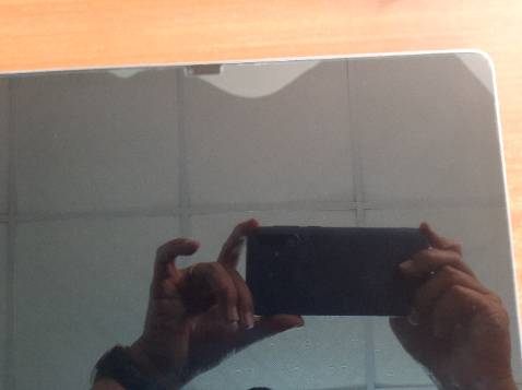 Treo đầu dê bán thịt ***. Đăng hình sản phẩm này nhưng giao sp khác. Mình hỏi thì nói chỉ "khác bao bì". Hahaha!!!. Mình ghét ko đổi mà cho thằng em gần nhà kết quả dán ko được giống như bị vênh. Mọi người cân nhắc cho thật là kỹ khi mua ở đây nha.