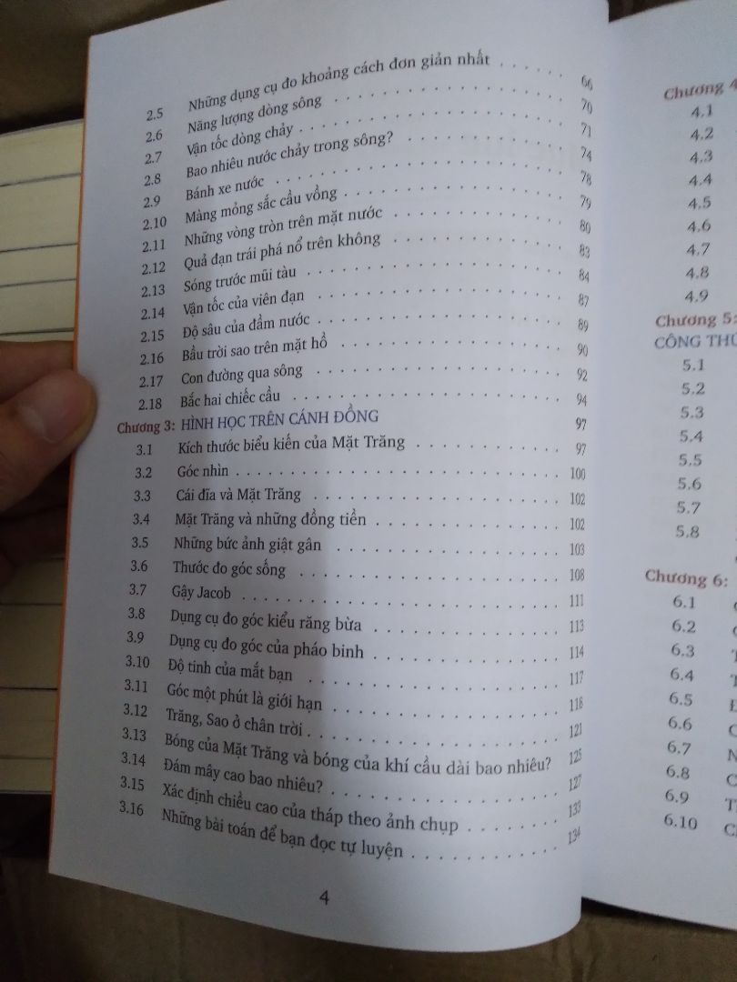 Sách rất hay, có in màu trực quan sinh động, làm cho hình học trở nên rất thú vị!