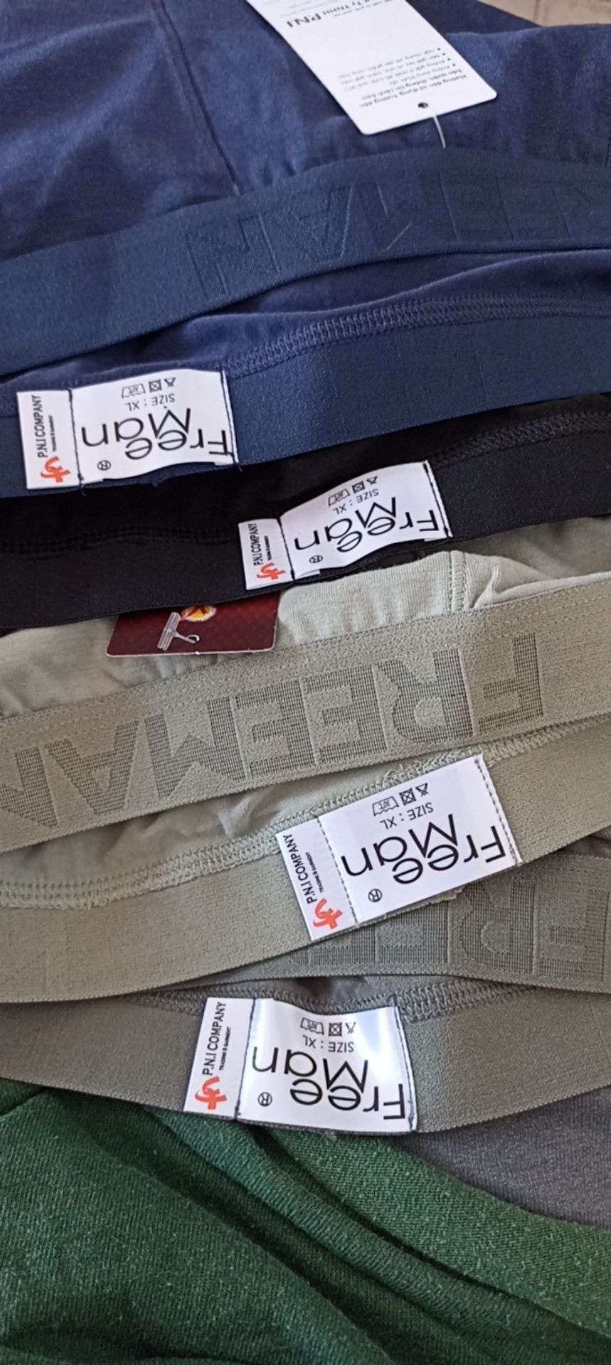 giao nhầm nhưng shop nhiệt tình đổi hàng ngay, hơi mất thời gian chút, nhưng mình đã dùng và chất lượng vẫn rất oke