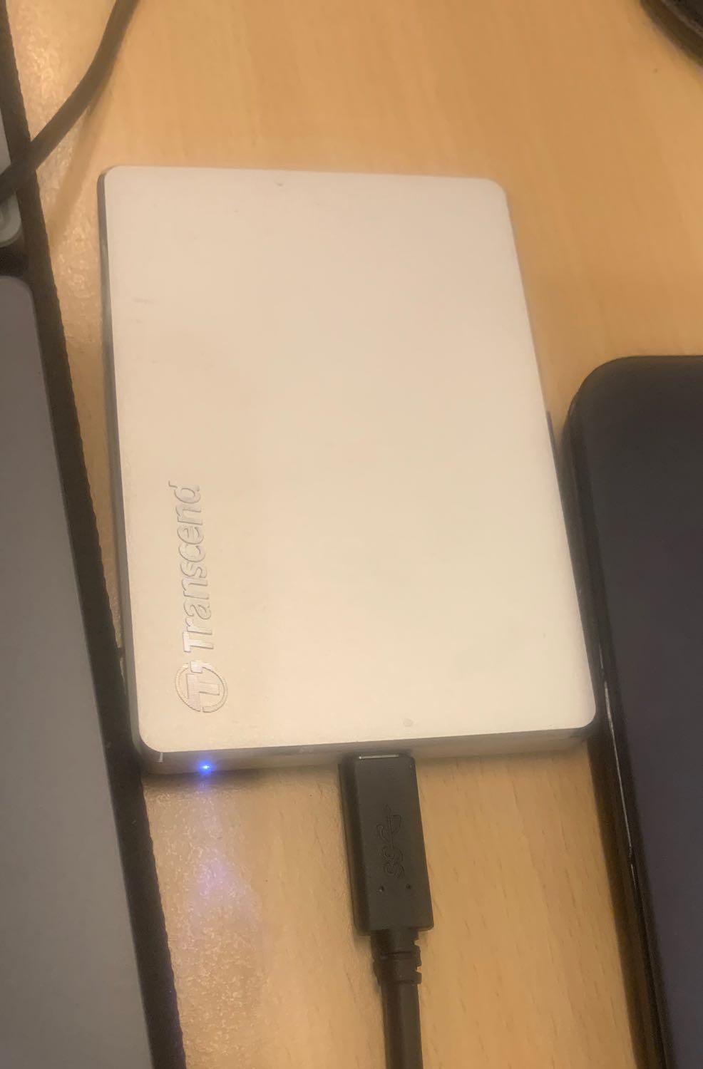 Giao hàng chậm, chắc lấy từ kho nào xa xa lắm thì phải, bù lại đc Tiki thông báo đơn trễ, có trách nhiệm. Dùng good, mỗi tội back up cho Mac system thì phải chuyển hơi lâu