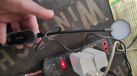 Đèn đóng gói rất cẩn thận,pin được lâu ,đèn nhỏ, gọn và sáng, mang theo rất tiện.Từ lúc lấy về Mình dùng đọc 3,4 đêm mới thấy pin yếu
 Nhưng khi sạc thì thấy không  vào pin,mình đã thử dây sạc khác vẫn không vào,giờ thì đã hết pin .
  Chắc đèn của mình bị lỗi.
   Rất tiếc cho một sản phẩm nhỏ,gọn, tiện dụng mà không sử dụng dài lâu được ! Đèn đóng gói rất cẩn thận,pin được lâu ,đèn nhỏ, gọn và sáng, mang theo rất tiện.Từ lúc lấy về Mình dùng đọc 3,4 đêm mới thấy pin yếu
 Nhưng khi sạc thì thấy không  vào pin,mình đã thử dây sạc khác vẫn không vào,giờ thì đã hết pin .
  Chắc đèn của mình bị lỗi.
   Rất tiếc cho một sản phẩm nhỏ,gọn, tiện dụng mà không sử dụng dài lâu được !