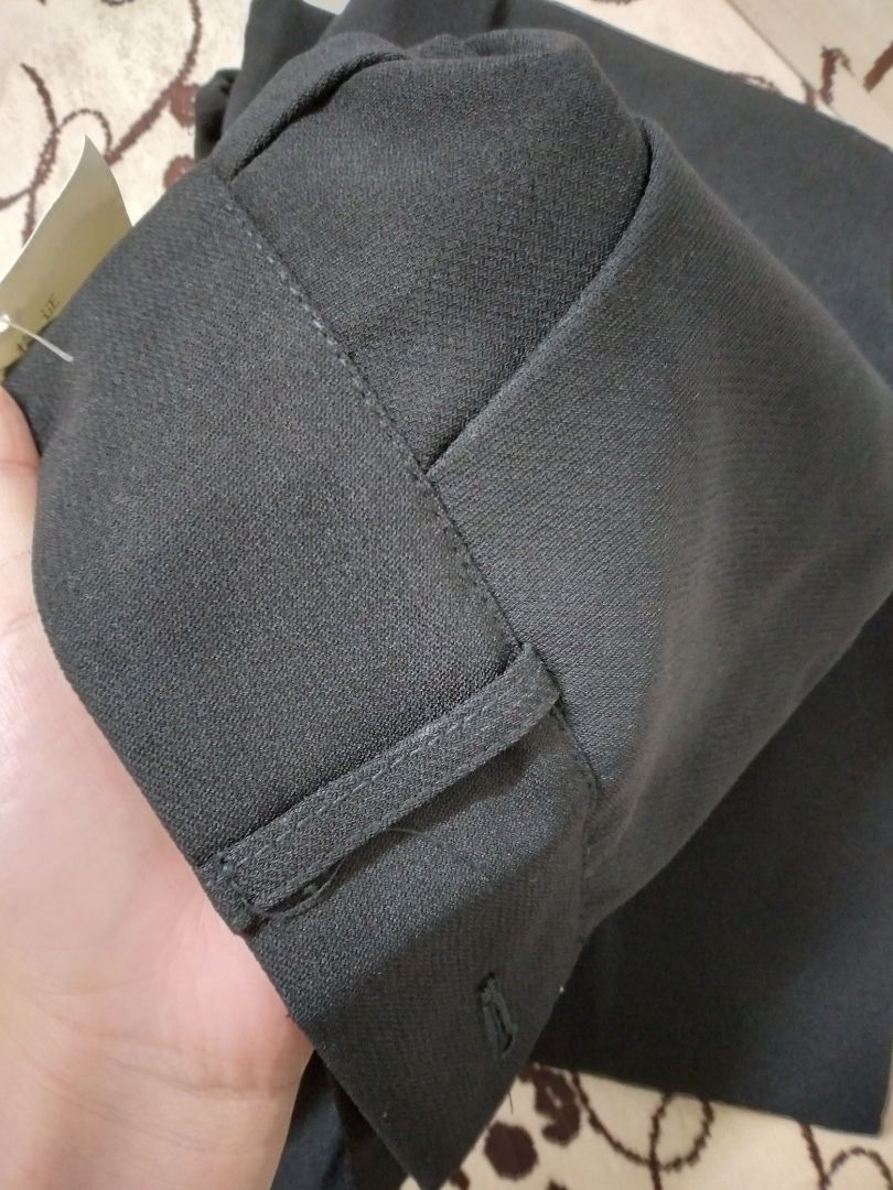 quần xịn vl giao hàng nhanh cứ nghĩ tuần sau ms nhận được. Lần đầu tiên mua được quần mà cạp vừa in như vậy rất hài lòng