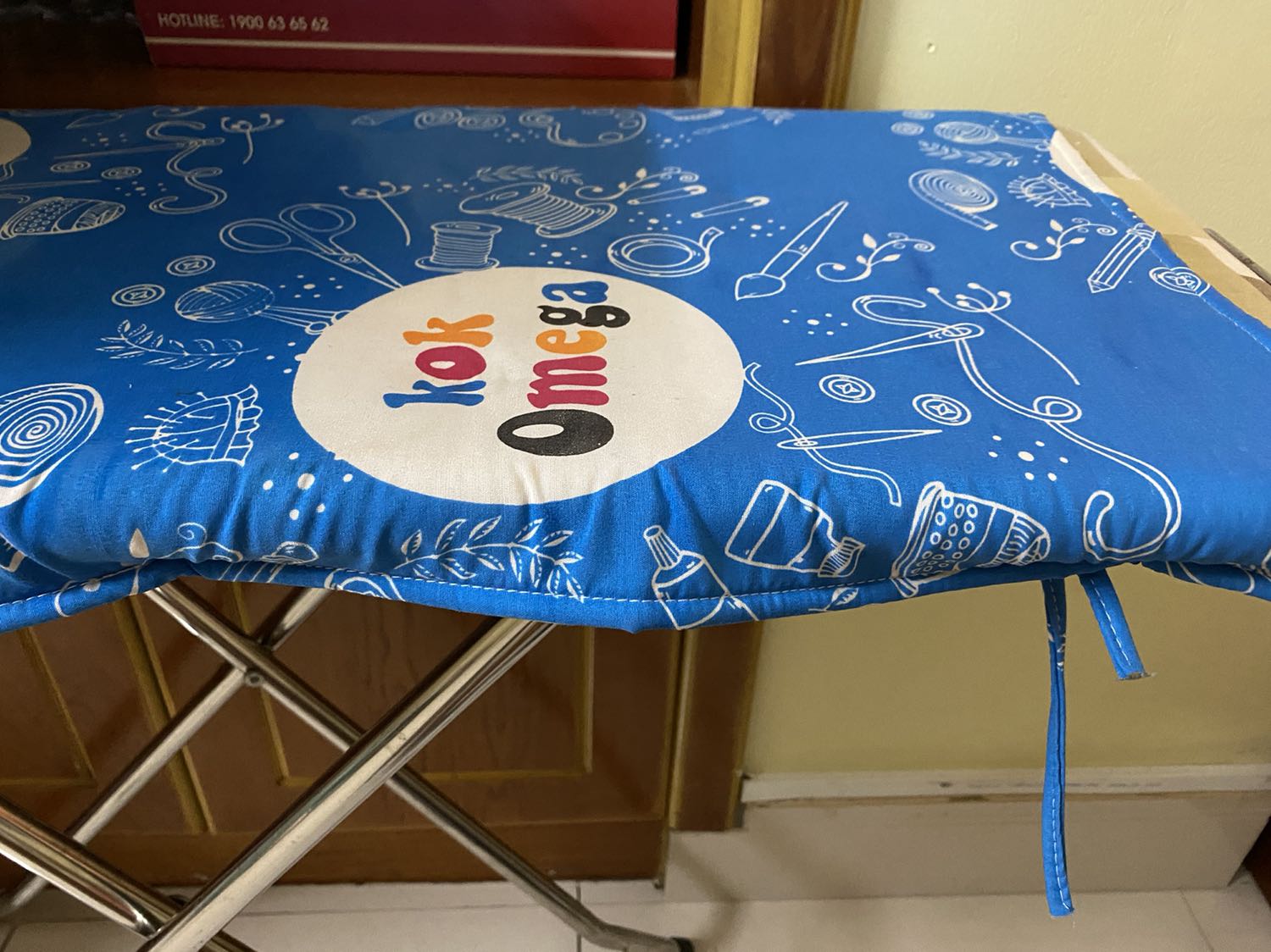 Sản phẩm khá ổn, êm và vừa với bàn ủi đồ của mình. Mình chỉ ước cửa hàng có sản phẩm loại một màu thì hay hơn.