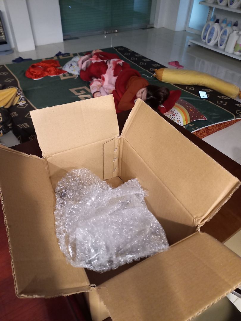 giao hàng nhanh chóng, sản phẩm đẹp, hàng như mới, đóng gói hàng kĩ càng, cực kì ưng shop. Hôm nào cí dịp ủng hộ shop