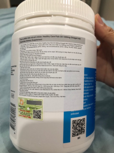 Thấy trên website để hộ kinh doanh cá nhân nhưng mua 2 sản phẩm để tên 2 cty chịu trách nhiệm NK & phân phối khác nhau? Lọ calcium này cty phân phối nhập là Cty DV Giao nhận Việt Phát? Còn lọ Omega3 Healthy Care là Cty XNK QT AMC. 
Chưa kể cùng 1 sp thì có tới 2, 3 mức giá khác nhau. Inbox hỏi ts lại có lum la giá như vậy thì trả lời mập mờ k rõ.
Mua thì mua chứ sợ *** sợ hàng trộn quá chừng.