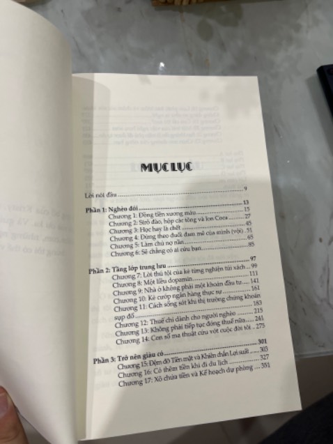 Cực kỳ hữu ích. Dù bất kì thời đại nào. Sức khoẻ và tài chính đều cần phải học. Kiến thức ko bao giờ là thừa cả. Học để bik sao mình vẫn nghèo. Và con đường nào để giàu lên. Sách cực hay nha. Từ là 1 đứa con nhà nghèo trở thành triệu phú đô la ở tuổi 3x của vợ chồng tác giả. Hết sức thuyết phục