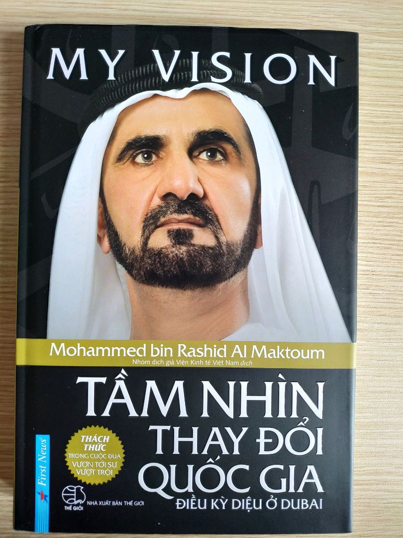 Sách mới, nội dung mình mới chỉ đọc được 1/3 nhưng mà cảm thấy rất thu hút, rất hayyyyyyyy. Mọi người nên mua để đọc nhé, cũng học được cách tư duy nữa đó. Dịch vụ tiki giao hàng siêu siêu nhanh. Tối hôm trước mình đặt mà sáng hôm sau mở mắt anh giao hàng đã gọi rồi. Tuyệt vời. Thanh you so much!