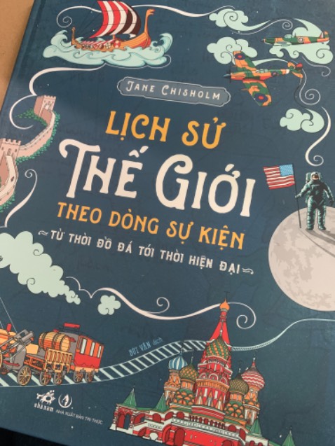 Sách đẹp, to cỡ gần a4 ấy 🥲, hình ảnh rõ nét nội dung cô đọng, dễ hiểu, đọc để hiểu dấu mốc thì okela