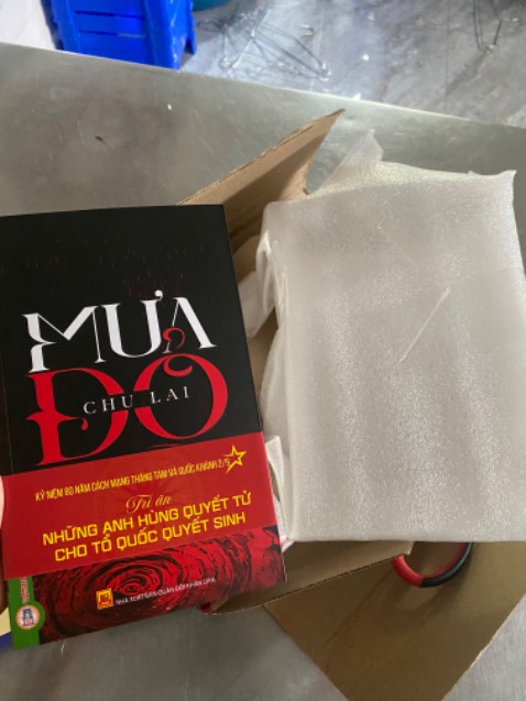 Sách xịn thơm 
Chữ rõ mực
Giao lâu nhưng chăm sóc khách hàng tốt
nhắn tin trả lời và hối hàng
có cho thêm bánh làm quà