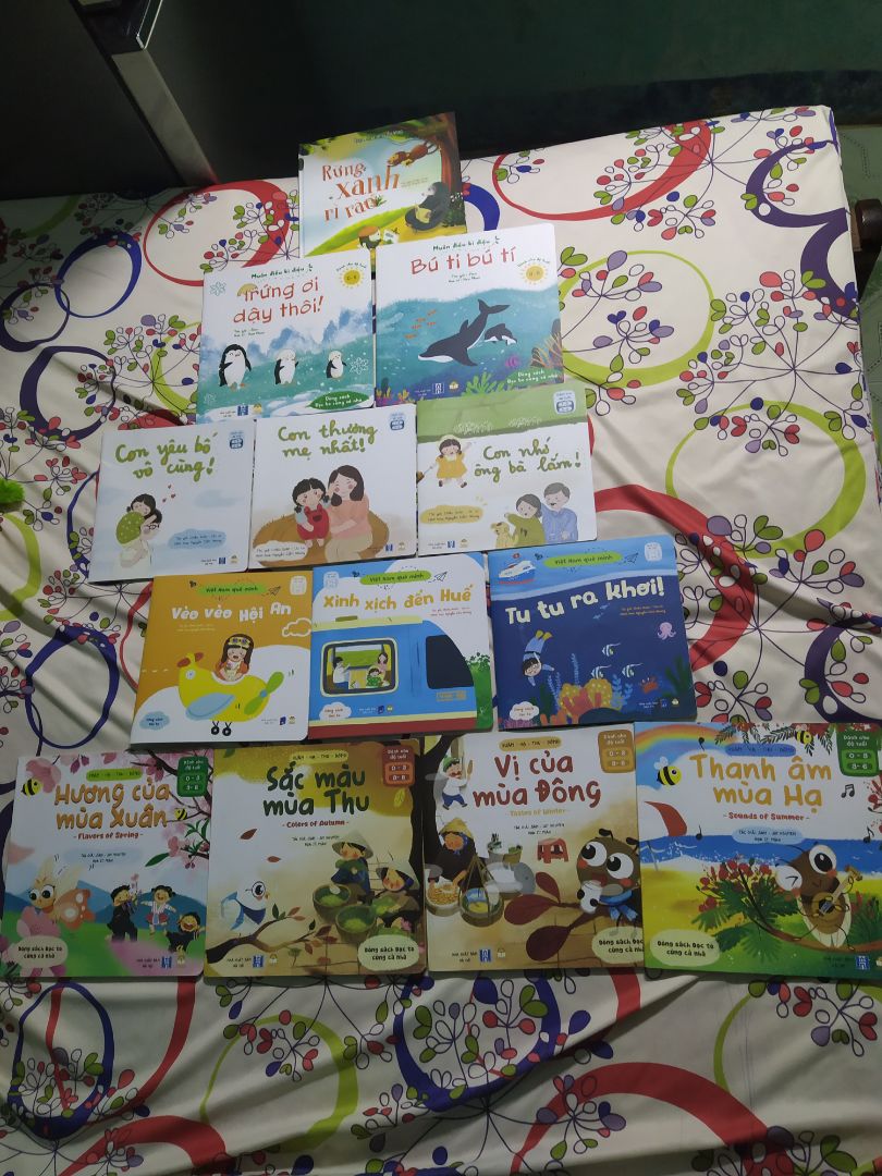 Bé nhà mình rất thích, hình ảnh sinh động, dễ thương. Nội dung gần gũi, nuôi dưỡng tâm hồn trẻ thơ biết yêu thương, sẻ chia.