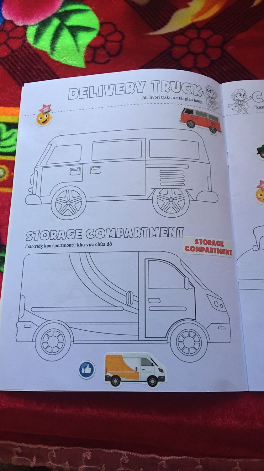 Sách song ngữ anh việt
Có sitcker dán bé rất thích. 
Mình dán luôn để bé dễ theo dõi
Giấy đẹp. Tô màu phù hợp bạn lớn