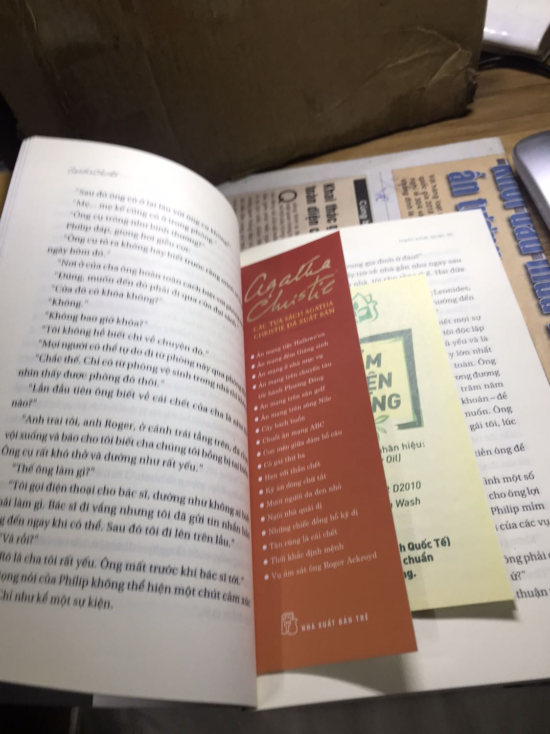 Giao hàng nhanh, mới hôm trước đặt hôm sau shipper đã giao đến.
Chất lượng giấy không ưng lắm nhưng bù lại shop có tặng kèm bookmark và đóng gói hàng rất cẩn thận, sách giao đến không hư hỏng, quăn mép gì.
Khá thích sp, sẽ đặt hàng tiếp nếu có dịp.