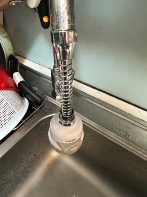 Chất liệu chắc chắn, vòi mạnh, vòi đẹp, dễ lắp ráp,