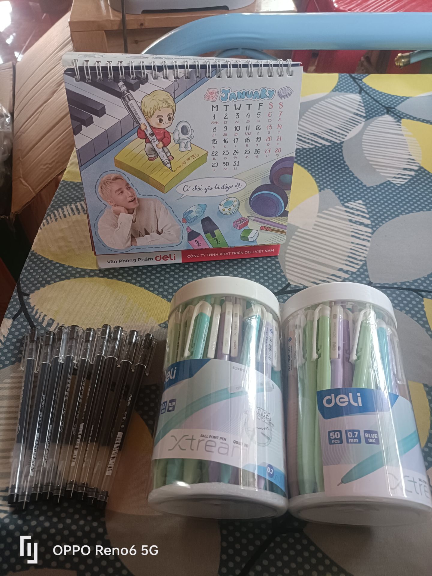 Sản phẩm đúng mô tả, bút viết mực ra đều, rõ nét. Đáng mua. 5 * cho Deli