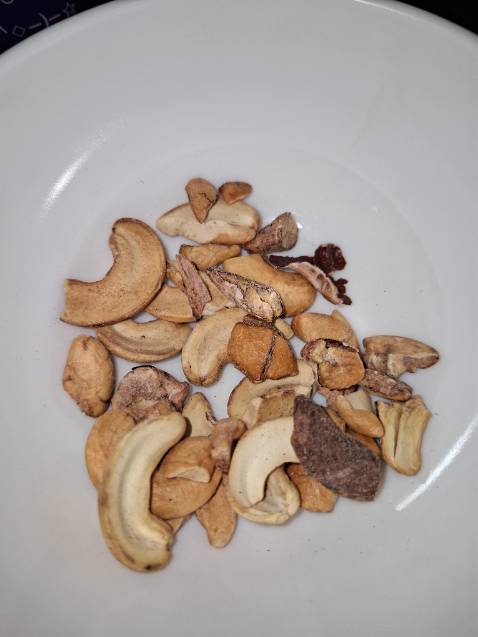 Ngon, giòn, thơm, chọn loại vụn để ăn cho rẻ nên rất phù hợp