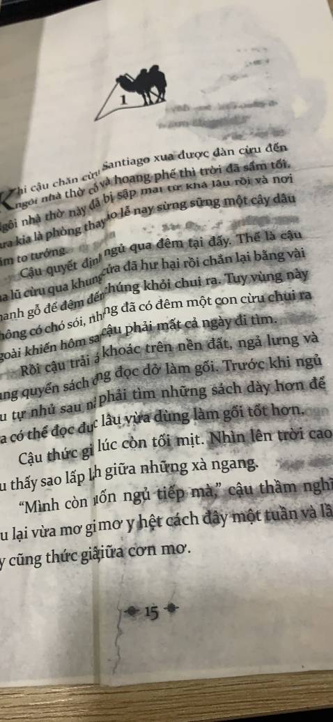 Mình quá thất vọng với sản phẩm, người vận chuyển.
Mình đã nhờ 1 người bạn nhận hộ, nếu là mình thì sẽ không nhận sản phẩm đó.
Bán sách mà không bọc 1 cái gì luôn, để 1 cuốn sách không, vận chuyển thì mưa ướt hết sách, rồi đọc sao, phơi khô nó phồng lên hư hết cả cuốn sách.
Thật không thể chấp nhận được luôn.