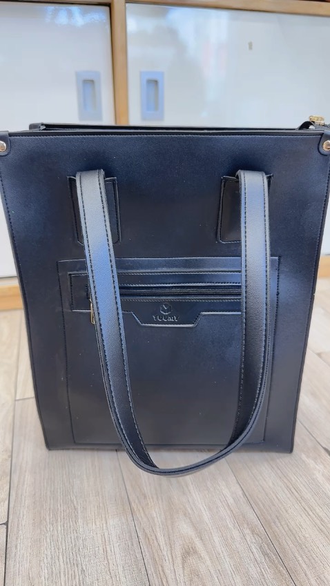 Hàng đẹp rộng rãi đựng vừa giất A4 nói chung ổn áp